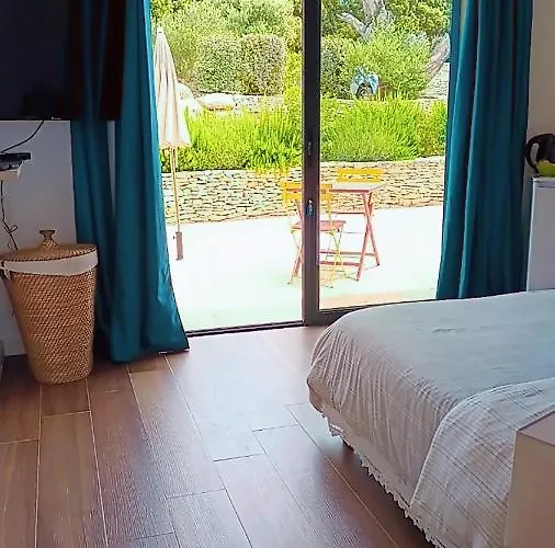 Agréable chambre dans le maquis